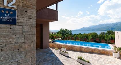 Villa in Rovanjska With Pool & Sea Views