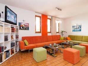 Villa | Living area