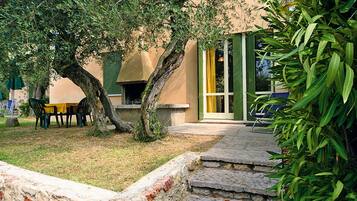 Apartment | Garden