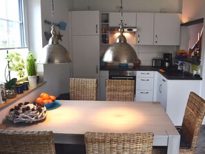 Ferienhaus | Eigene KĂŒche | Wasserkocher, Toaster, Hochstuhl