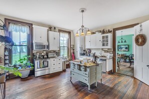 Zimmer, 1 Schlafzimmer | Eigene Küche