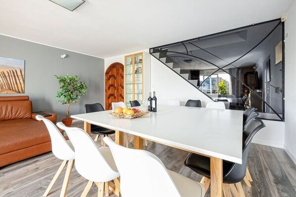 House | Dining