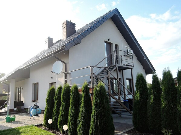 Apartment | Exterior - Apartment With a Swimming Pool in Stepniczka (Stepnica)