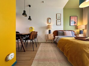1 habitación, tabla de planchar con plancha, wifi gratis y ropa de cama 