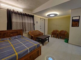 Villa | 6 bedrooms, desk, free WiFi