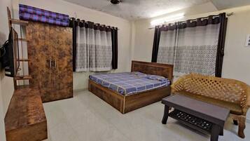 Villa | 6 bedrooms, desk, free WiFi