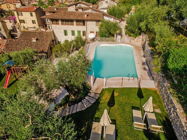 Apartment | Pool | Outdoor pool - Borgo Alba Apt. w/ Shared Pool (Toscolano Maderno)