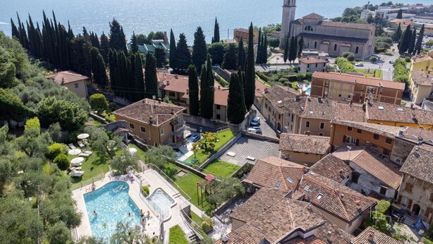 Unclassified image, 1 of 43, button - Borgo Alba Apt. w/ Shared Pool (Toscolano Maderno)