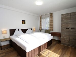 House | 6 bedrooms, individually furnished, bed sheets - Chalet in Fugen Near Spieljochbahn (Fuegen)