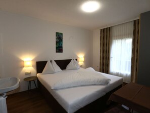 House | 6 bedrooms, individually furnished, bed sheets - Chalet in Fugen Near Spieljochbahn (Fuegen)