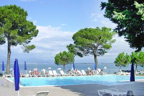 Apartment | Pool | Outdoor pool - Front Lake Resort Le Corti del Lago, Padenghe (Padenghe sul Garda)