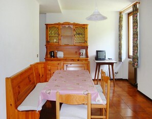 Apartment | Dining - Apartment Santa Lucia in Bezecca (Ledro)