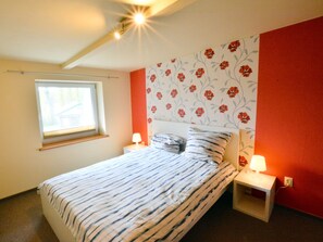 2 bedrooms, individually furnished, iron/ironing board - Comfortable Holiday Home for 3 People in Plesna (gmina Bedzino)