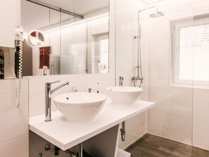 Apartment | Bilik Mandi