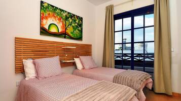 Căn hộ | 2 phòng ngủ, bộ trải giường