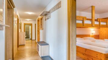 Apartment | 4 Schlafzimmer, individuell eingerichtet, Bettwäsche