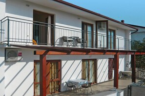 Apartment | Exterior - Holiday Home in Starigrad With Sea Views (Starigrad)