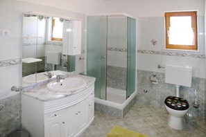 Apartment | Bathroom - Apartment in Biograd Near Drazica Beach (Biograd na Moru)