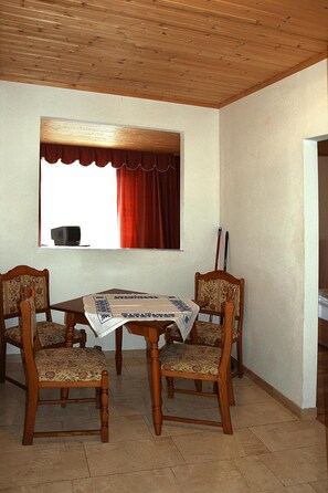 Apartment | Living room - Flat in Podersdorf am See With Balcony (Podersdorf am See)