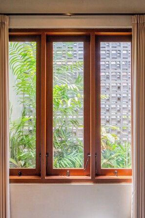 Villa | 2 bedrooms, individually decorated, individually furnished, desk