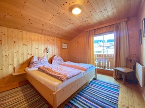 4 bedrooms, individually furnished, bed sheets - Holiday Home in St. Koloman Near Salzburg (Sankt Koloman)