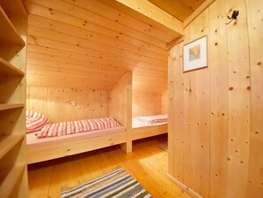 House | 4 bedrooms, individually furnished, bed sheets - Holiday Home in St. Koloman Near Salzburg (Sankt Koloman)