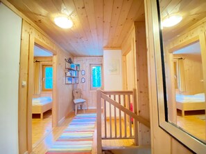 Huis | 4 slaapkamers, individueel gemeubileerd, beddengoed