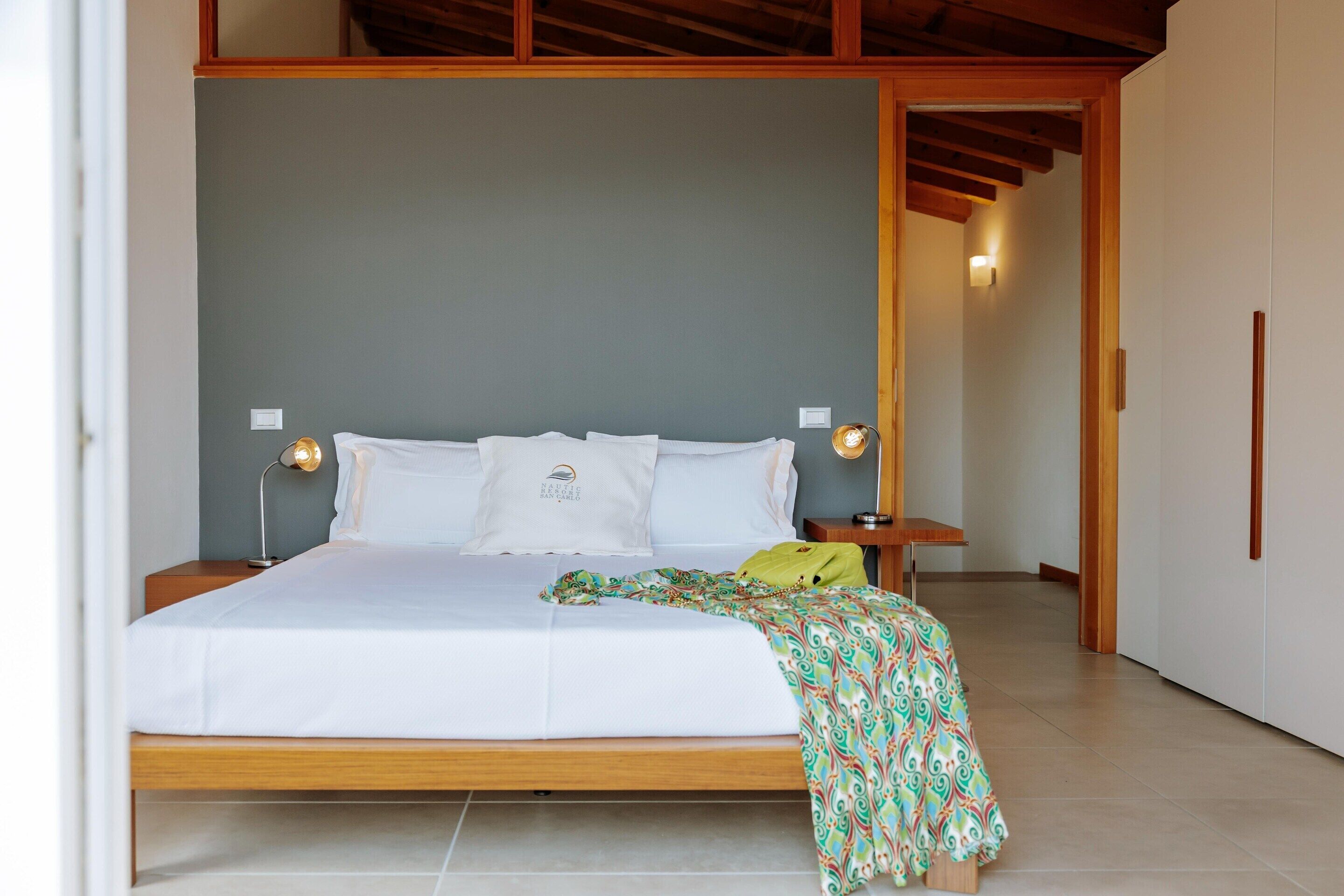 House | 1 bedroom, individually furnished
