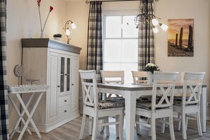 House | Dining