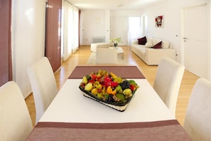 Apartment | Dining - Villas Punta Skala Apartments With Pools at Beach (Zadar)