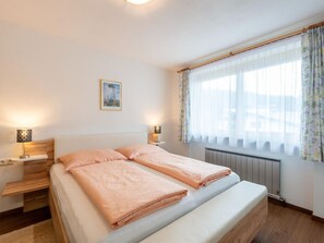 Apartment | 2 bedrooms, individually furnished, bed sheets - Apartment in Fugen Near Spieljochbahn (Fuegen)