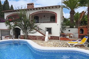 House | Pool | Indoor pool, outdoor pool - Holiday Home in Calpe With Private Pool (Calpe)