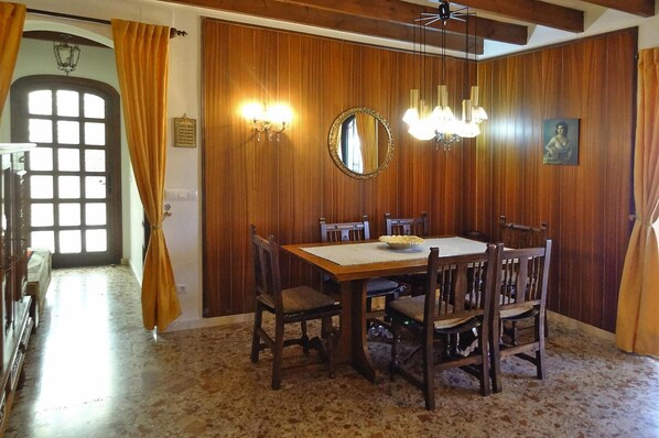 House | Dining - Holiday Home in Calpe With Private Pool (Calpe)