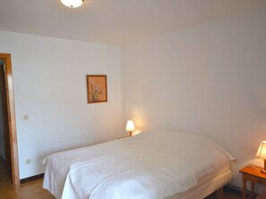 Huis | 2 slaapkamers, individueel gemeubileerd, beddengoed