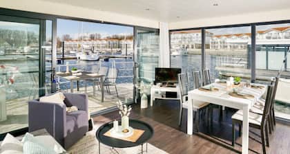 Hausboot in Boltenhagen