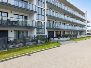Apartment | Exterior - Apartment in Dziwnow Near Sandy Beach (Dziwnów)