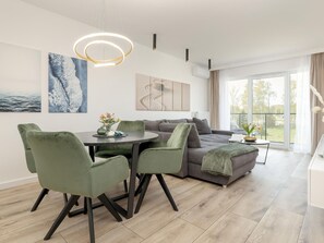 Apartment | Dining - Apartment in Dziwnow Near Sandy Beach (Dziwnów)