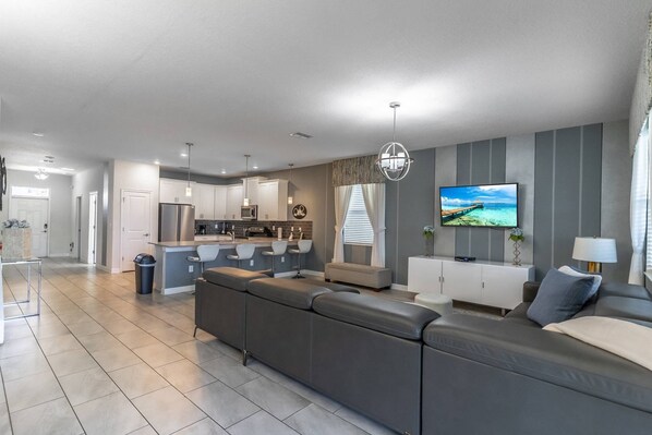 Älytelevisio, pöytäjalkapallopöytä, pöytätennispöytä