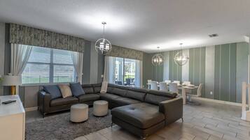 Smart-tv, tafelvoetbal en een tafeltennistafel