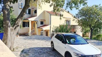 Apartment | Exterior