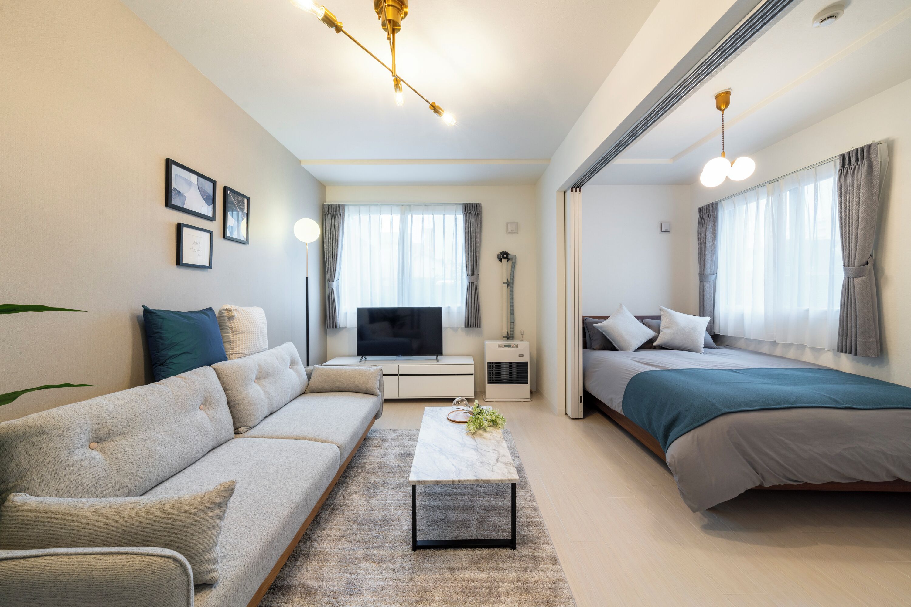 Síkképernyős tévé