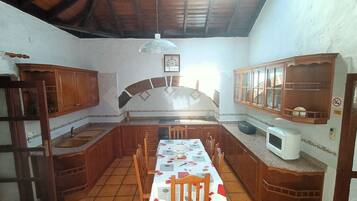 Bungalow | Bếp riêng | Tủ lạnh