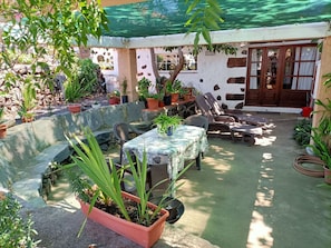 Bungalou | Exterior