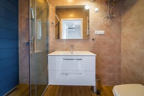 House | Bathroom