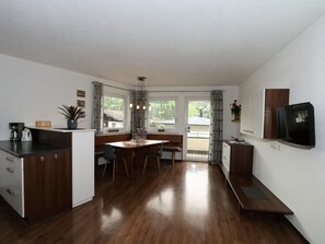 Apartment | Private kitchen - Apartment in Hippach Near Mayrhofen Ski Area (Hippach)