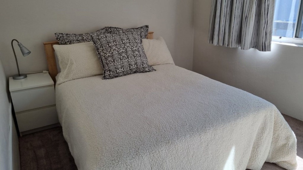 10 Seacrest on Beach Rd Hawks Nest Vrbo