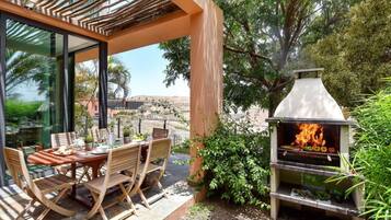 Villa | Dining