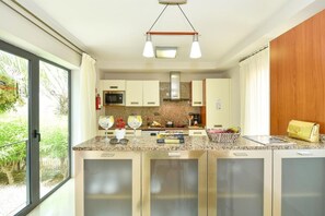 Villa | Cuisine privée | Chaise haute