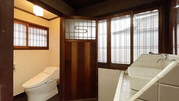 Villa, 3 Bedrooms, Ocean View | Bathroom | Slippers