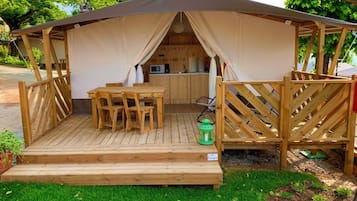 Tent | Outdoor dining